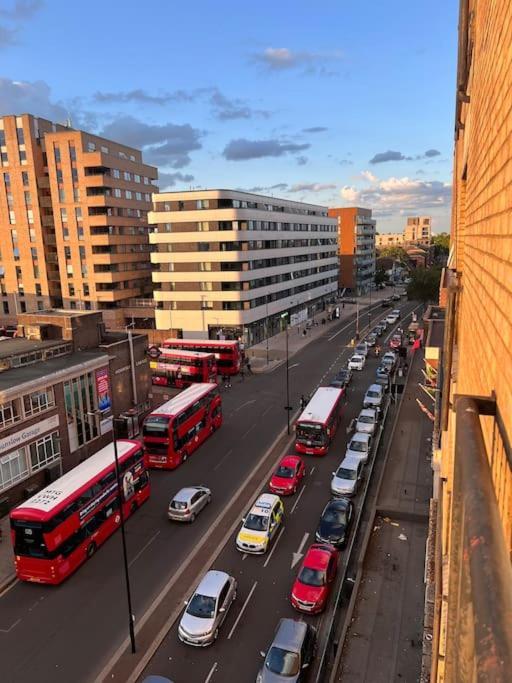 Private Double Bedroom In Hounslow Near Heathrow Londen Buitenkant foto